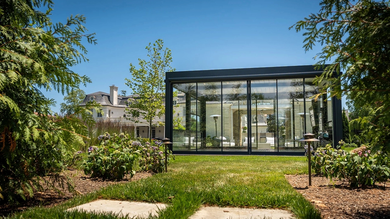 Creating the Perfect Patio with Erommy: Expert Tips on Motorized Pergolas